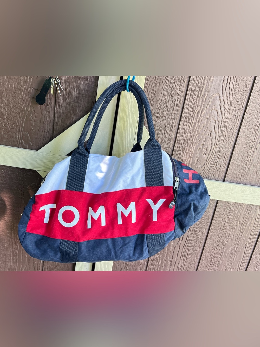 Large Tommy Hilfiger Duffel Bag With Shoulder Strap